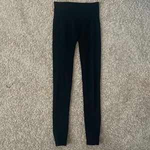 Zenana Outfitters black leggings